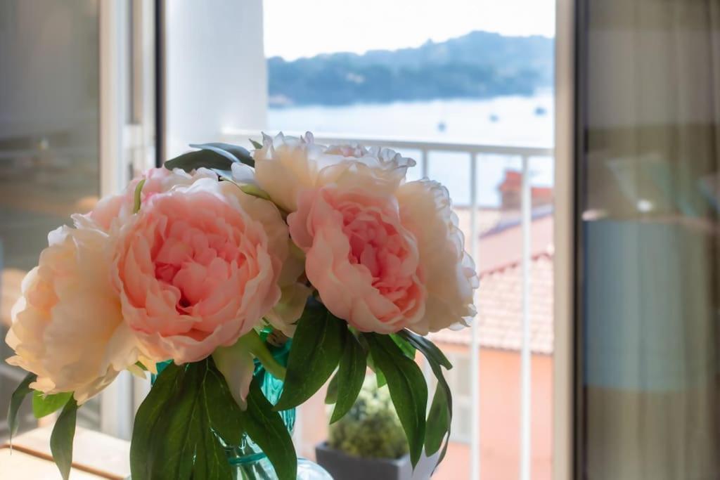#40 Bright Sea View Suite For 6 2Mins Walk Port & Sea Villefranche-sur-Mer Esterno foto