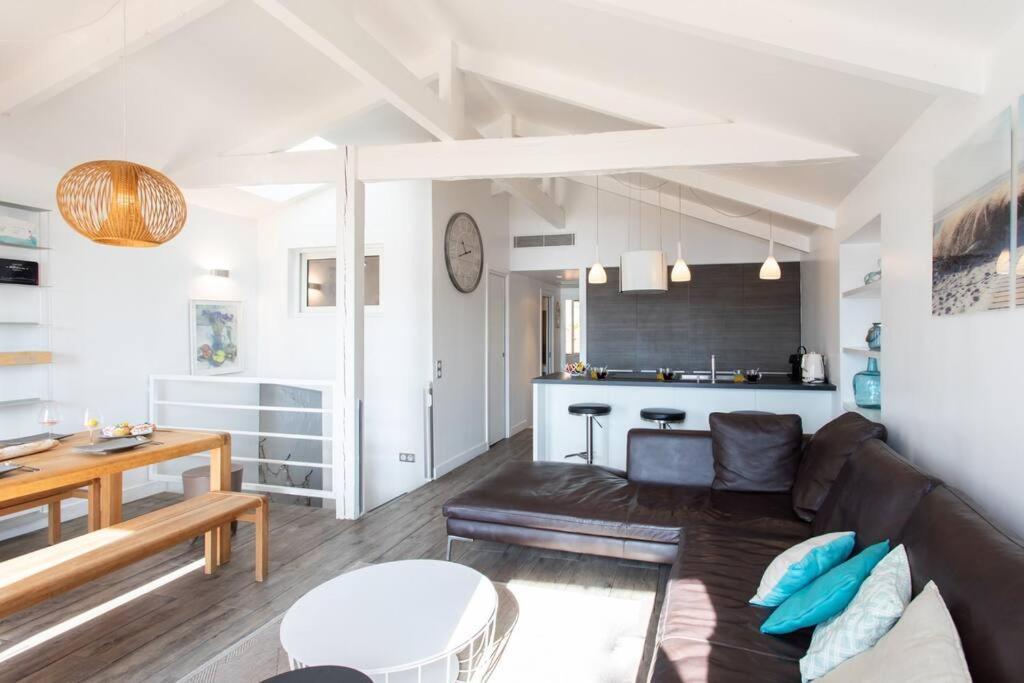 #40 Bright Sea View Suite For 6 2Mins Walk Port & Sea Villefranche-sur-Mer Esterno foto