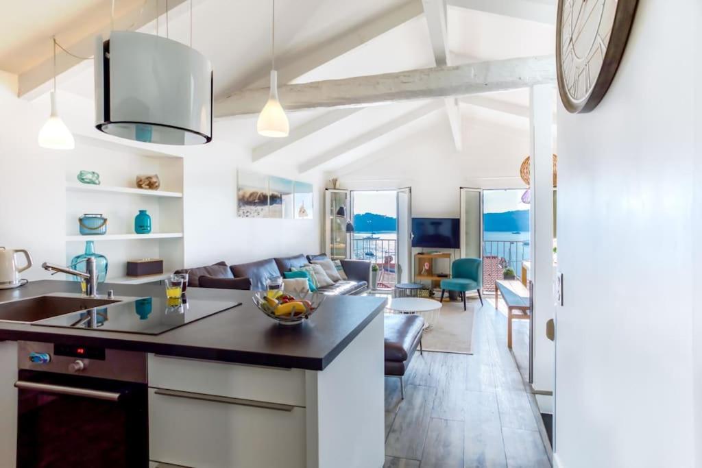 #40 Bright Sea View Suite For 6 2Mins Walk Port & Sea Villefranche-sur-Mer Esterno foto