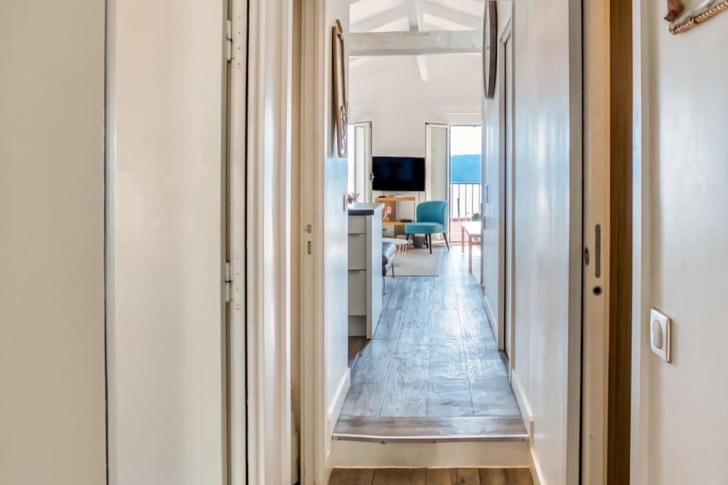 #40 Bright Sea View Suite For 6 2Mins Walk Port & Sea Villefranche-sur-Mer Esterno foto