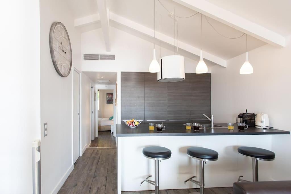 #40 Bright Sea View Suite For 6 2Mins Walk Port & Sea Villefranche-sur-Mer Esterno foto